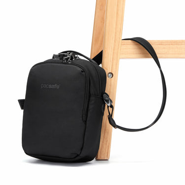 pacsafe V Companion Crossbody - Umhängetasche 23 cm (jet black) - Ansicht 7